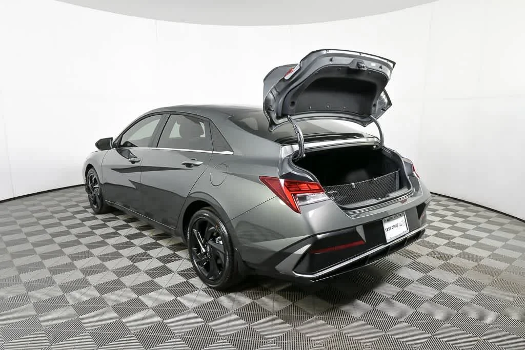 New 2026 Amazon Gray Hyundai SEL Sport Premium image 9