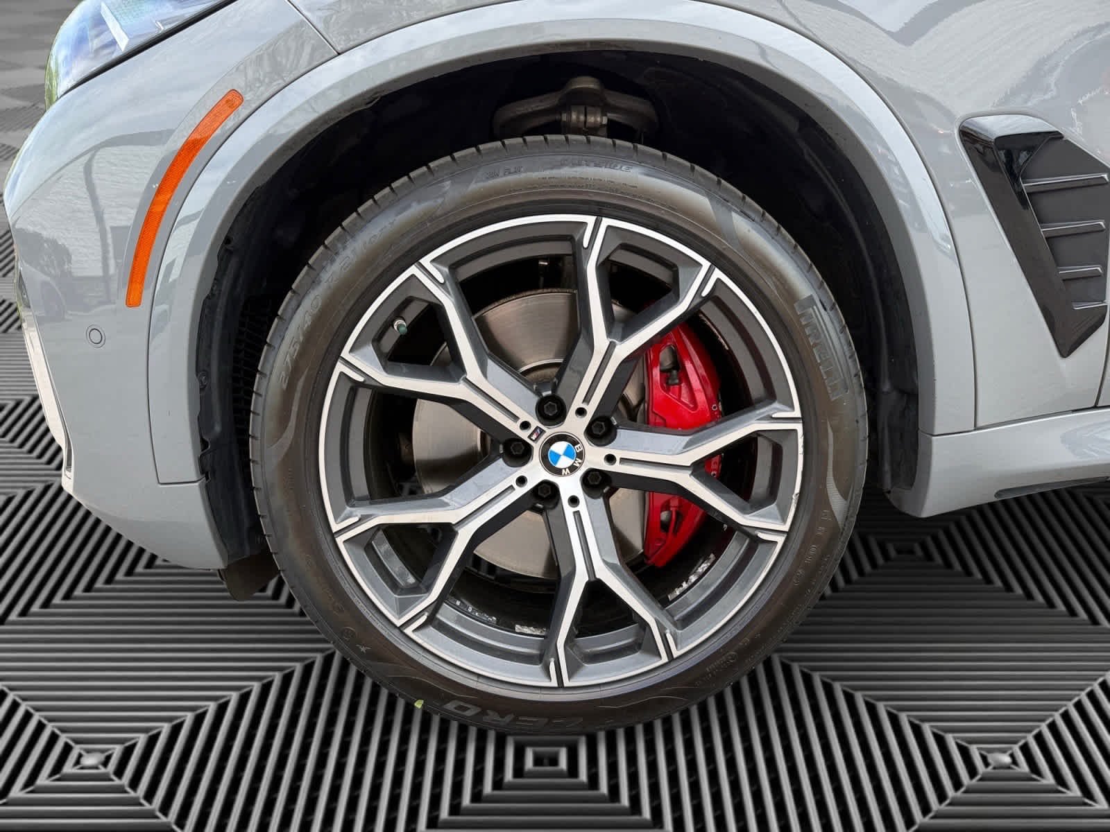 Used 2024 Nardo Grey BMW M60i image 9