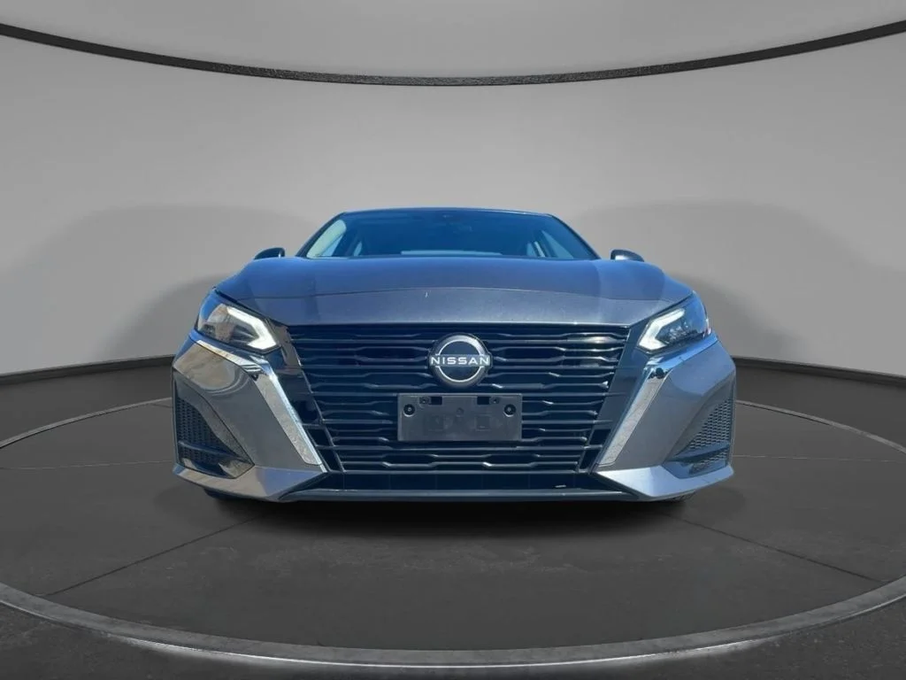 2025 Nissan Altima SV - Photo 5