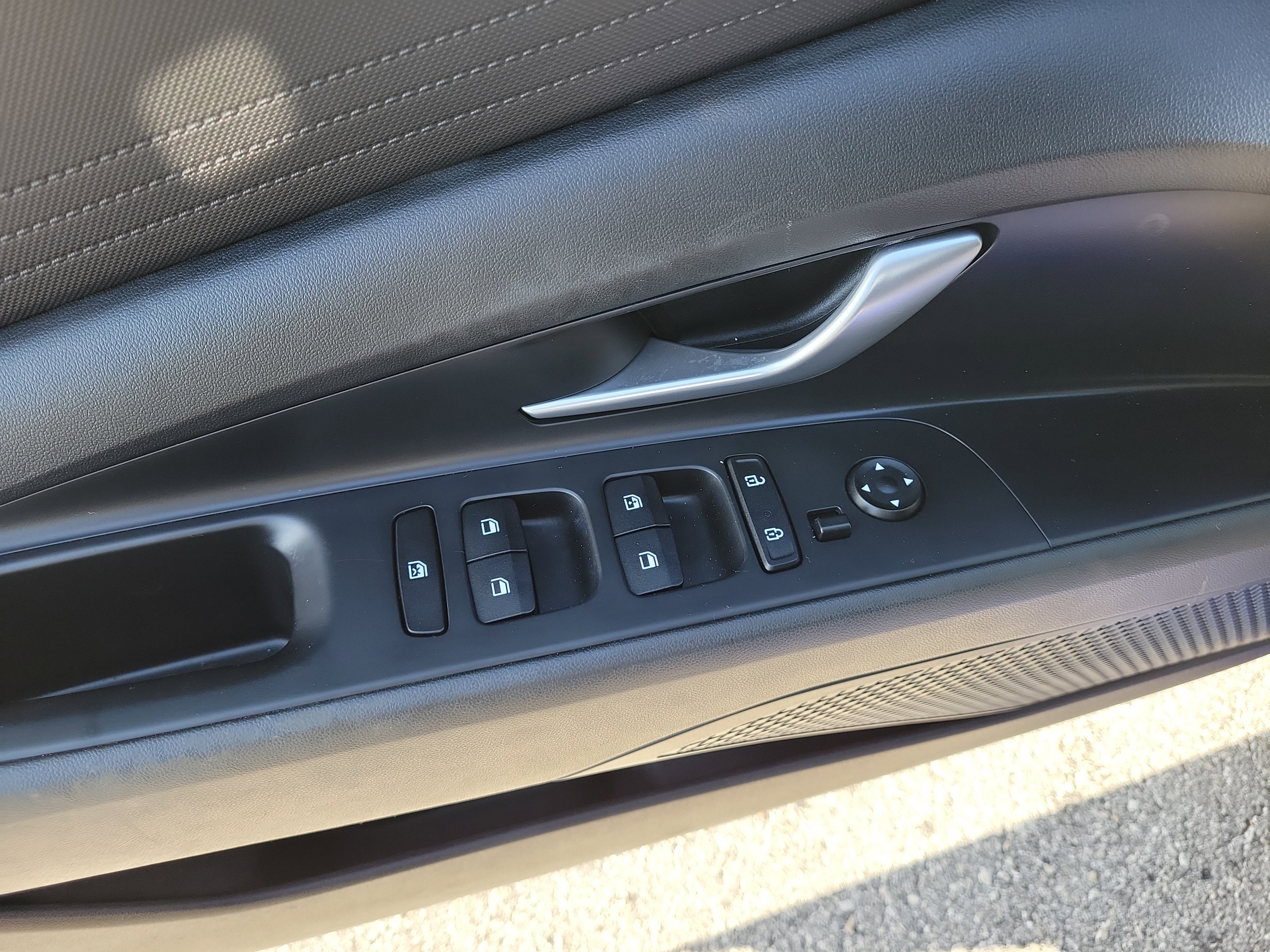 Used 2023 Intense Blue Hyundai SEL image 11