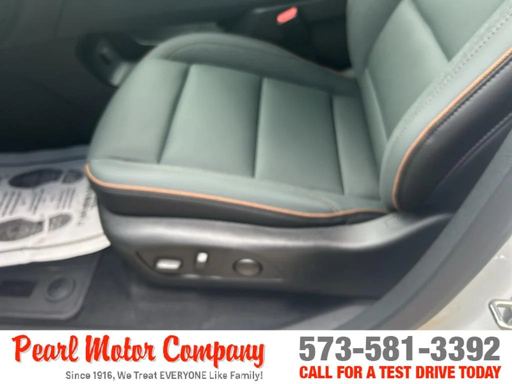 2026 GMC Acadia AT4 - Photo 10