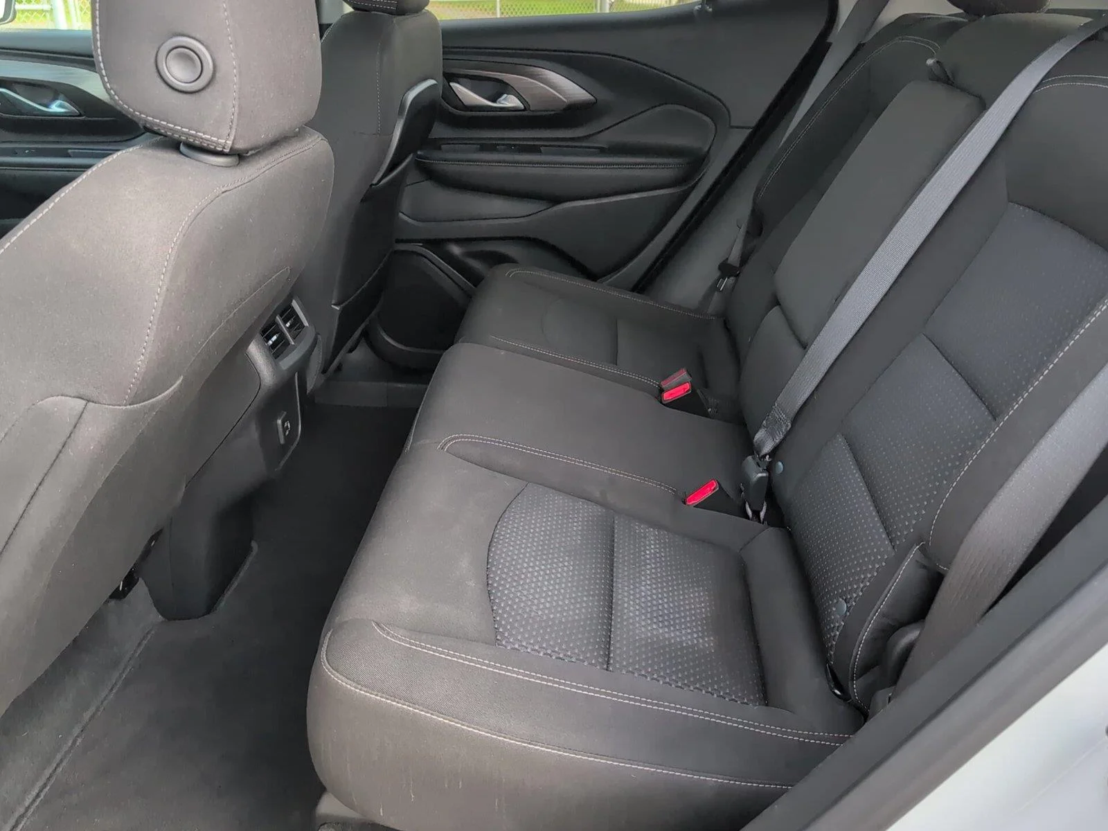 Used 2024 Summit White GMC SLE image 32