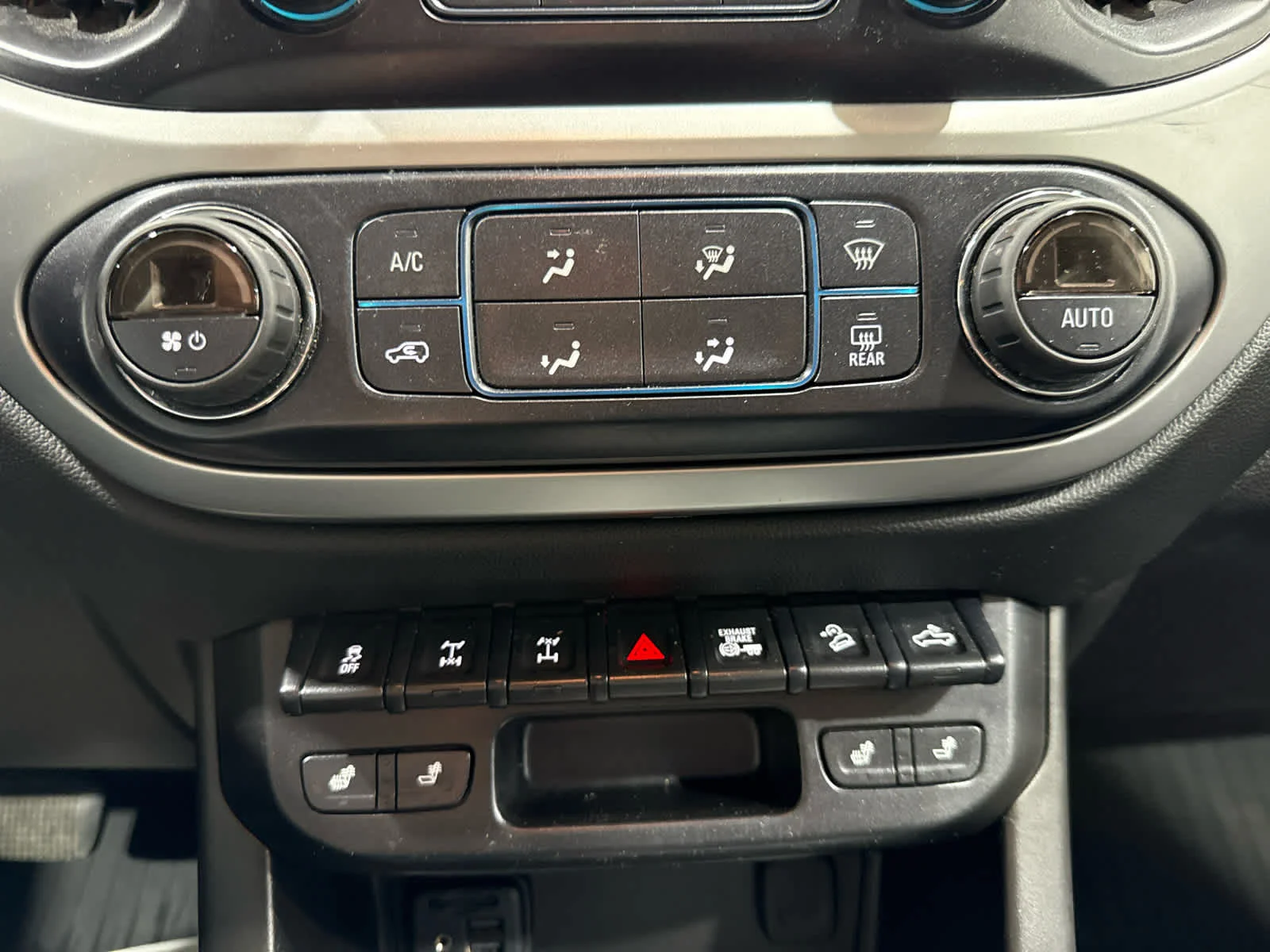 Used 2020 SUMMIT WHITE Chevrolet 4WD ZR2 image 18