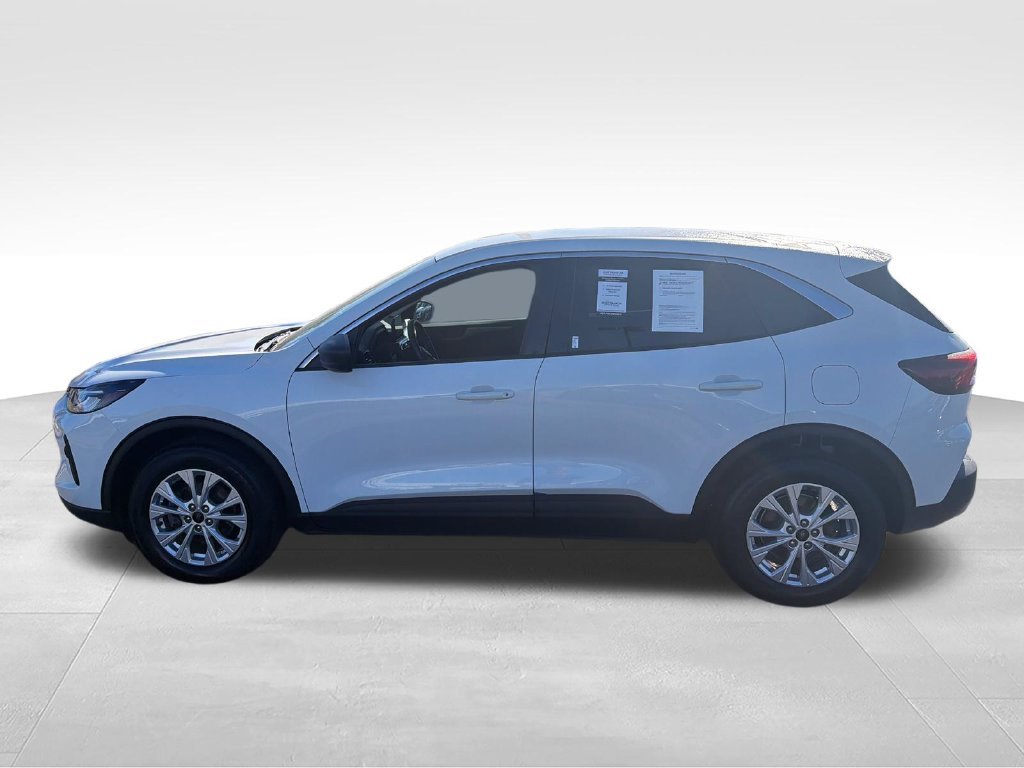 Used 2023 White Ford Active image 2