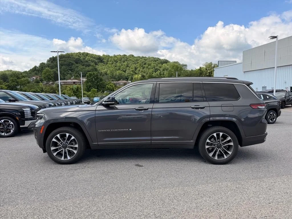 Used 2021 Gray Jeep Overland image 4