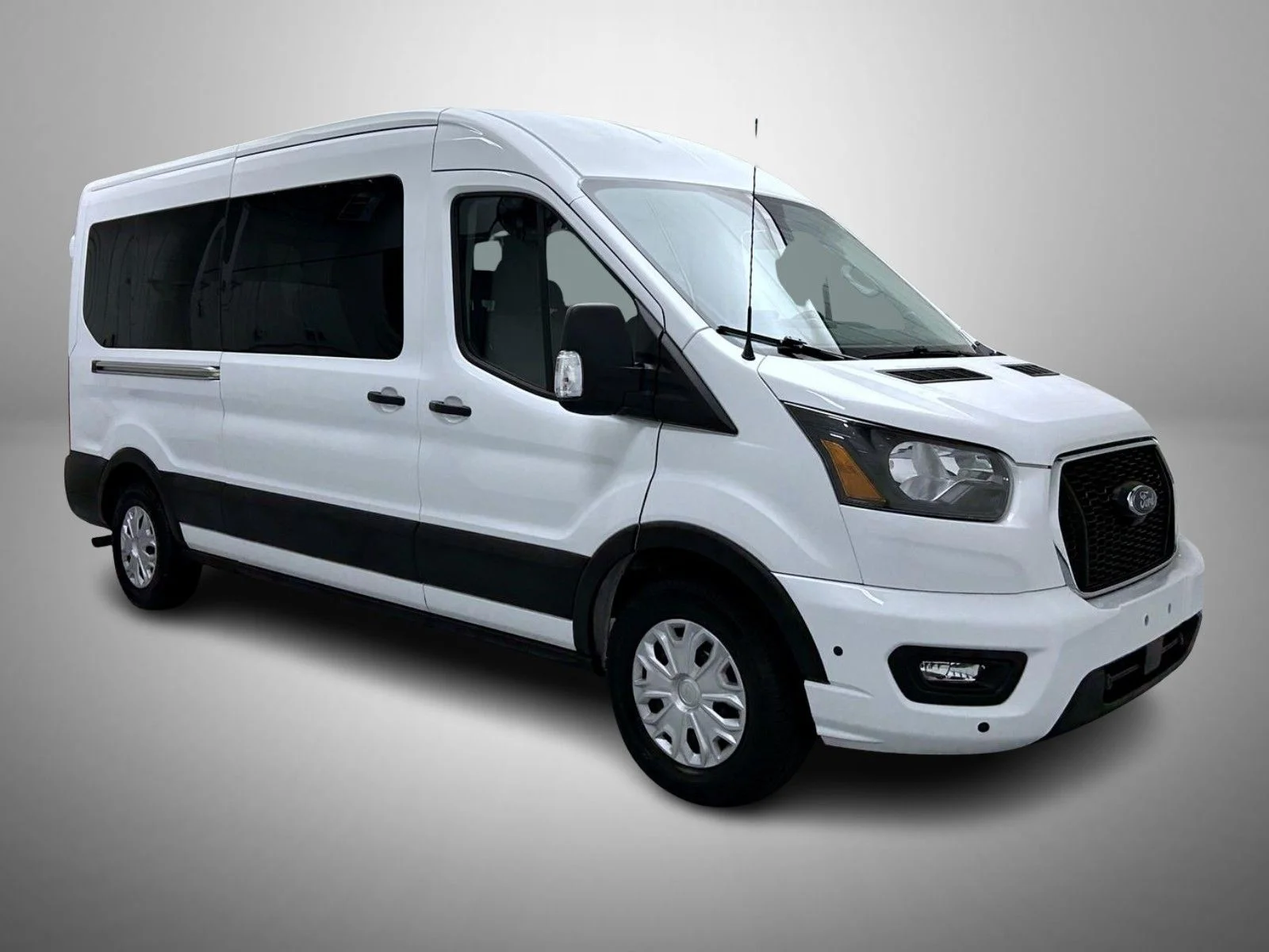 Used 2025 White Ford XLT image 3
