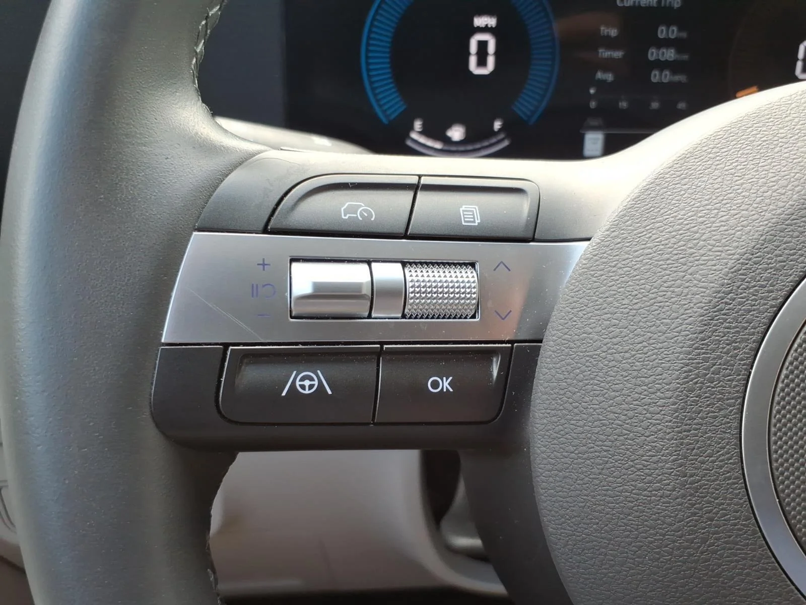 Used 2025 Abyss Black Pearl Hyundai SEL image 15