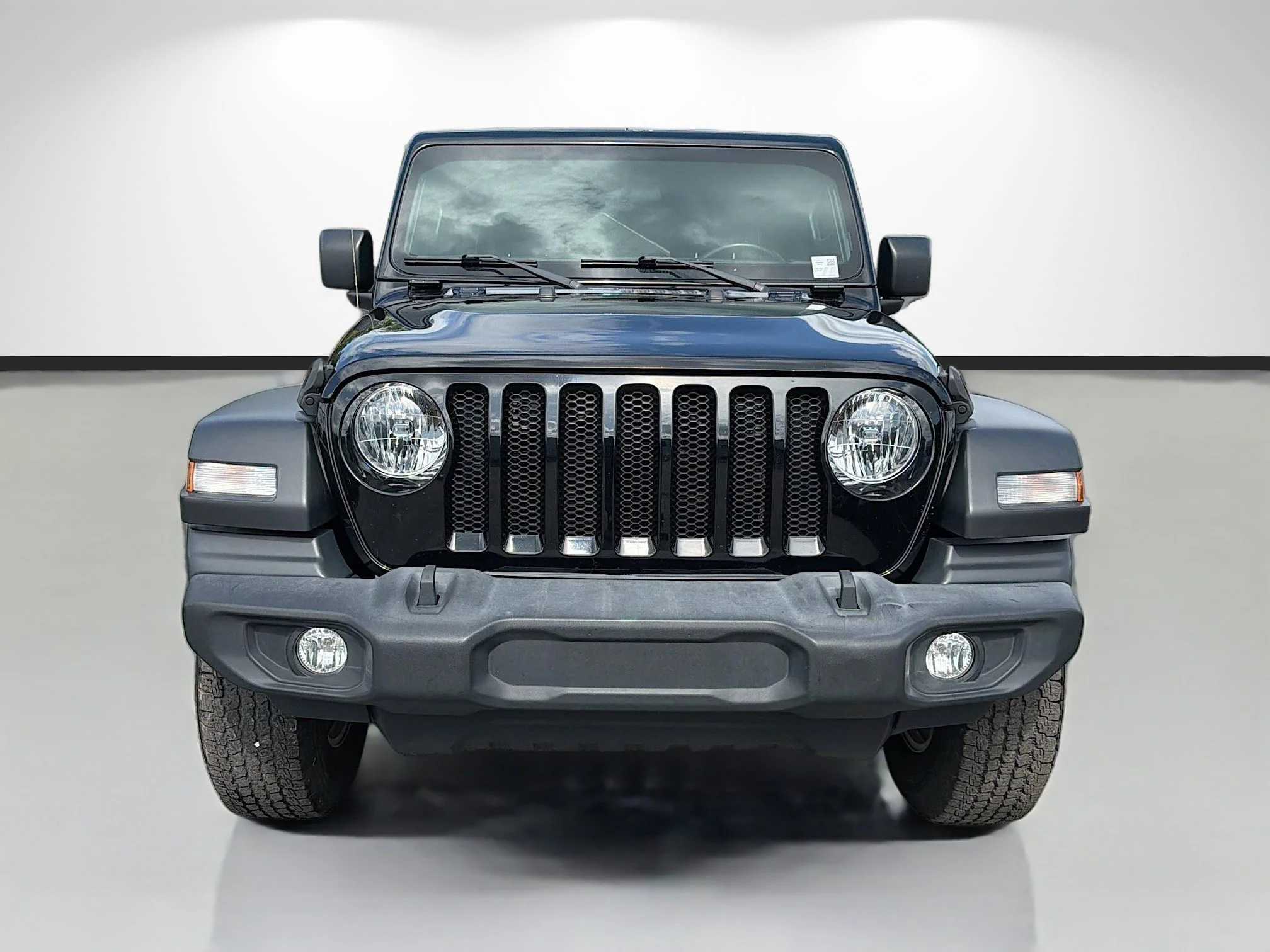 Used 2019 Black Clearcoat Jeep Sport S image 8