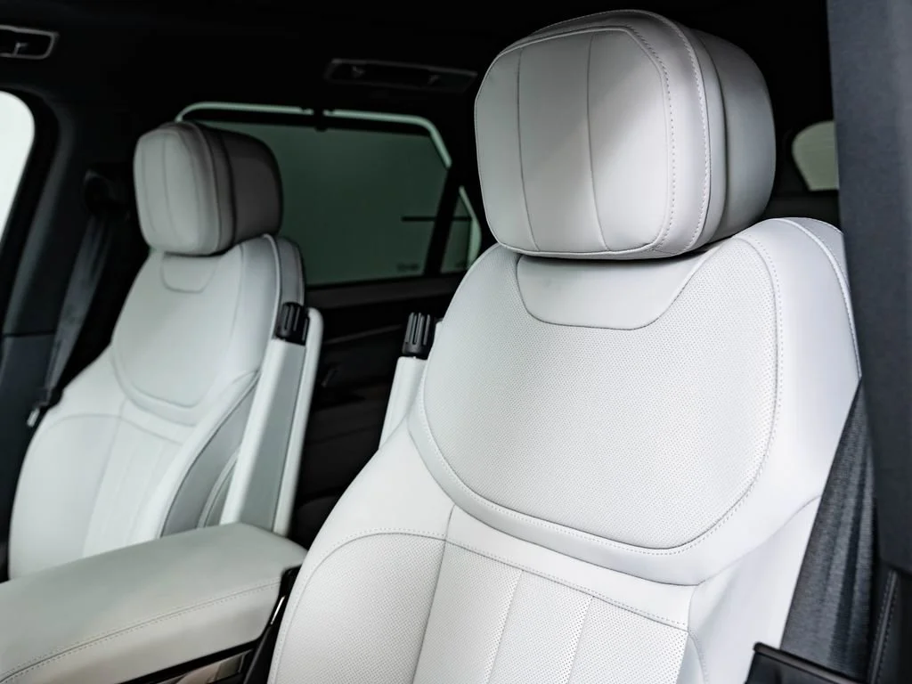New 2026 Carpathian Grey Land Rover SE image 25