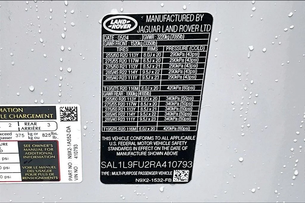 Used 2024 Gray Land Rover Dynamic SE image 36