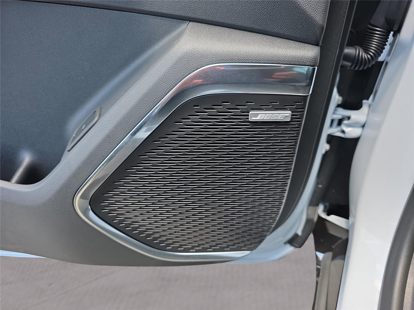 New 2026 Polar White Tricoat Chevrolet RS image 39