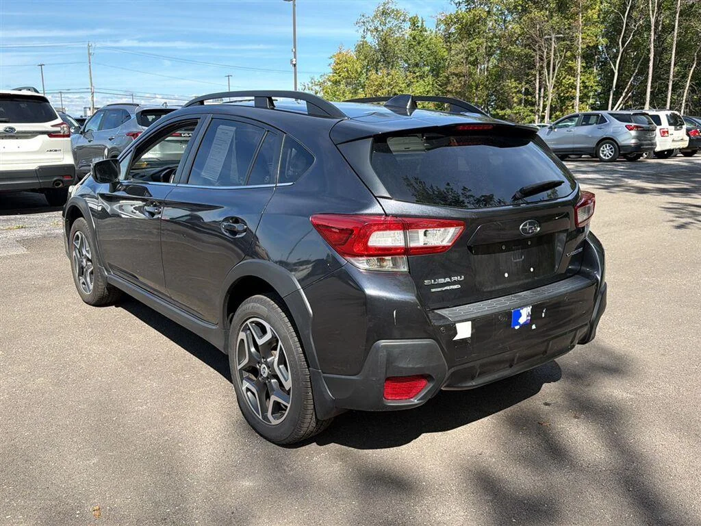 Used 2018 Dark Gray Metallic Subaru Limited image 10