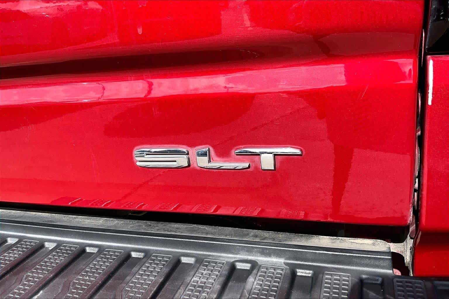 Used 2020 RED QUARTZ TINTCOAT GMC SLT image 9