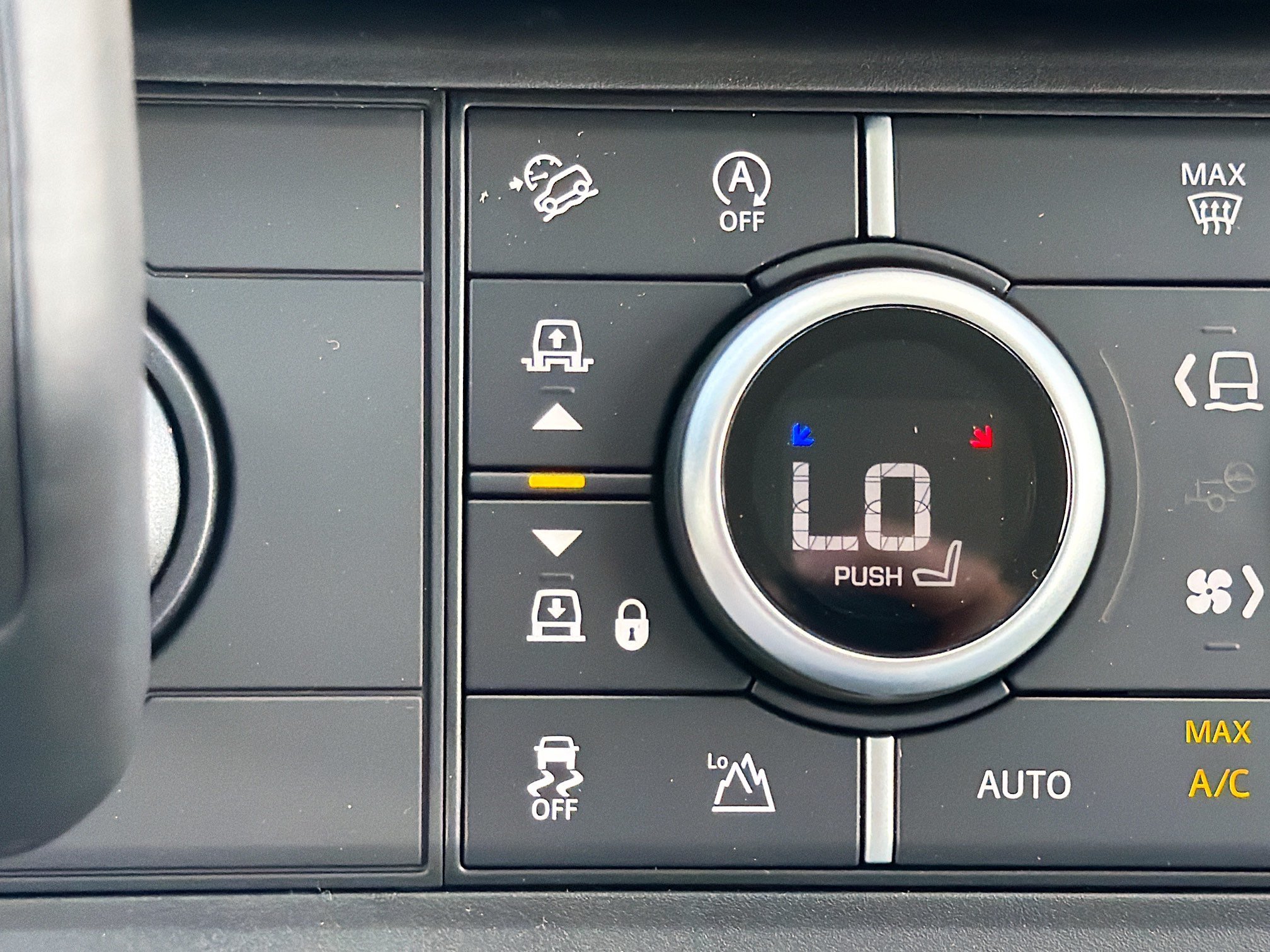 New 2026 Fuji White Land Rover X-Dynamic SE image 31