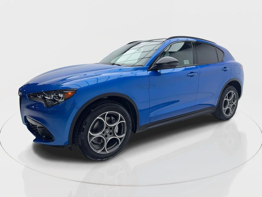 New 2025 Blue Alfa Romeo Base image 5