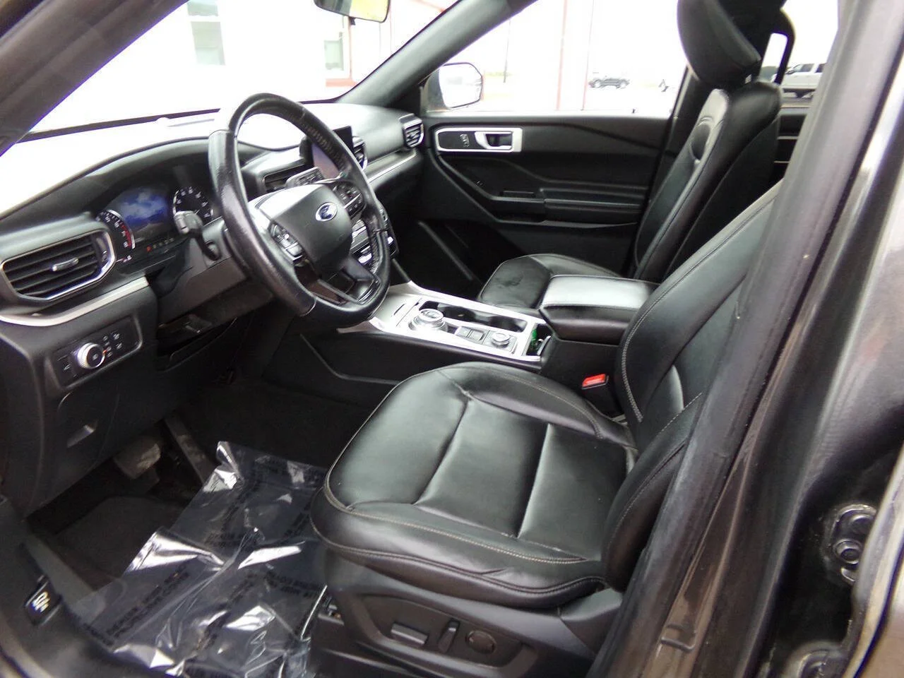 Used 2020 Gray Ford XLT AWD 4dr SUV image 9
