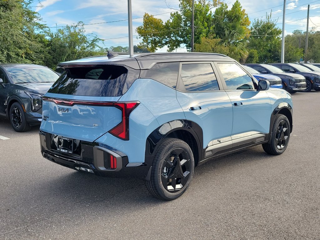 New 2027 Frost Blue / Black Roof Kia X-Line S image 6