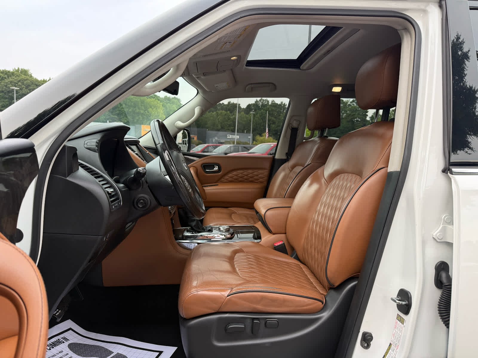 Used 2019 Moonstone White INFINITI LUXE image 12