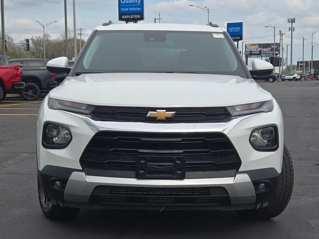 Used 2023 White Chevrolet LT image 4