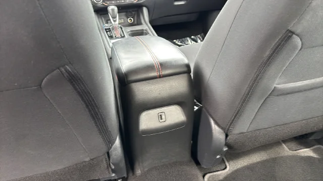 Used 2025  Nissan SR image 20