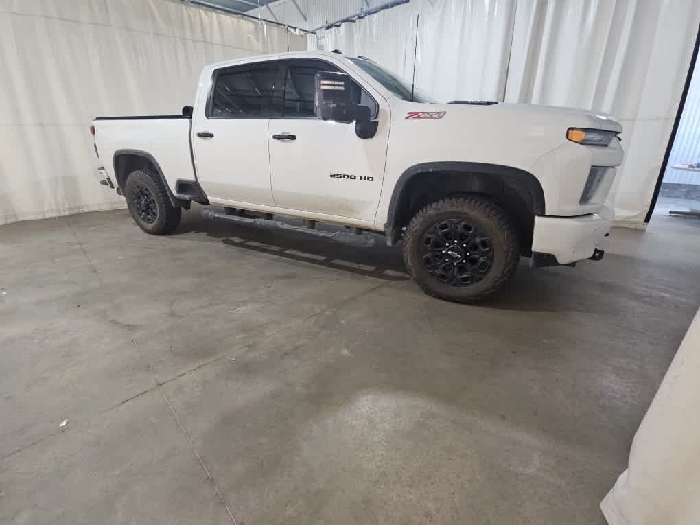 Used 2022 Summit White Chevrolet LTZ image 3