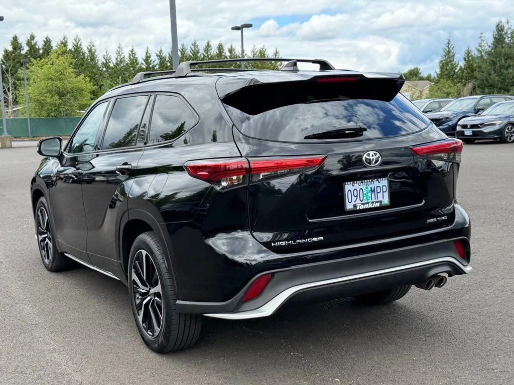 Used 2021 Midnight Black Metallic Toyota XSE image 6