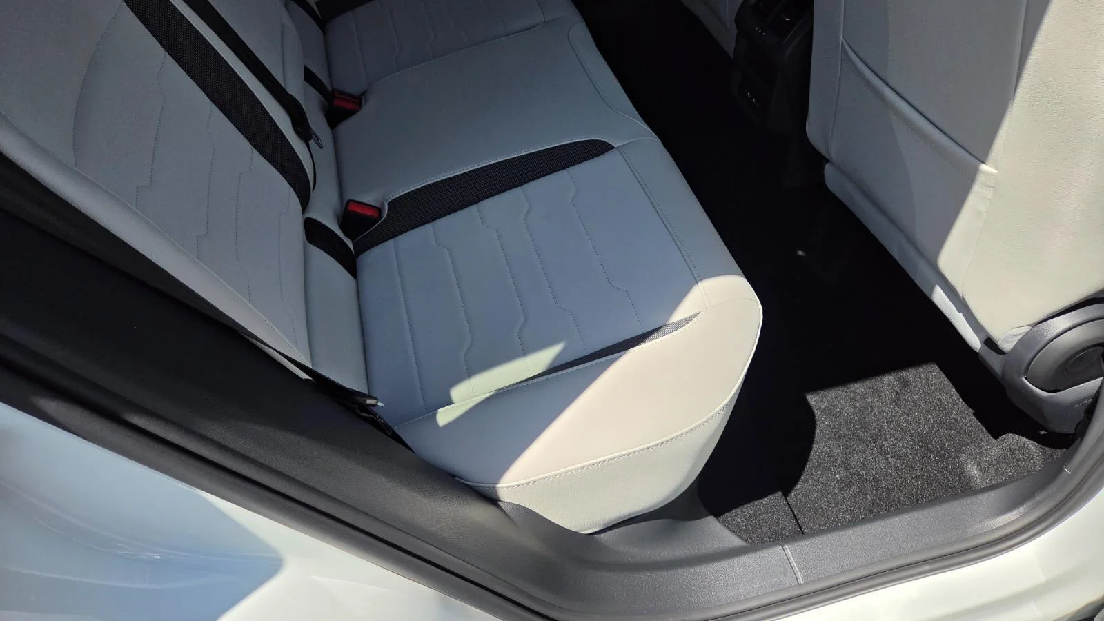 New 2026 Pure White Volkswagen SE image 53