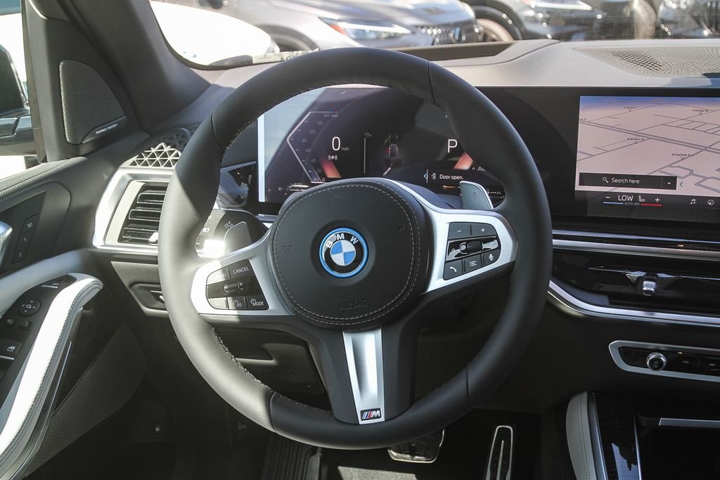 New 2026 Dravit Grey Metallic BMW xDrive50e image 11