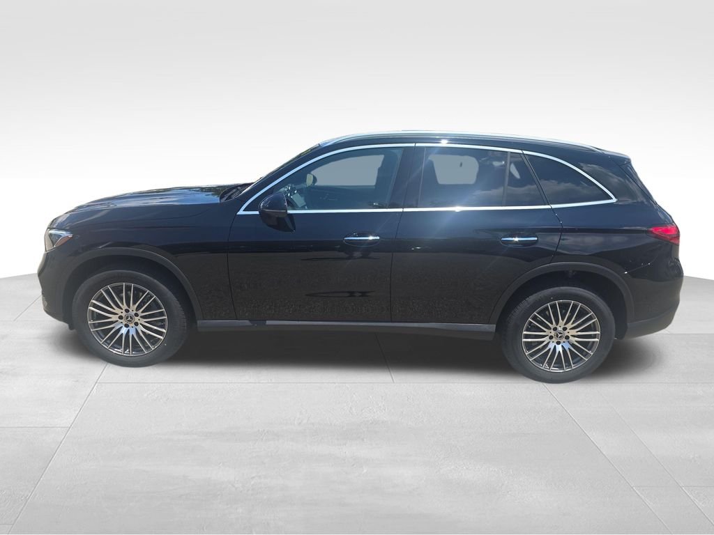 New 2026 Black Mercedes-Benz GLC 300 image 2