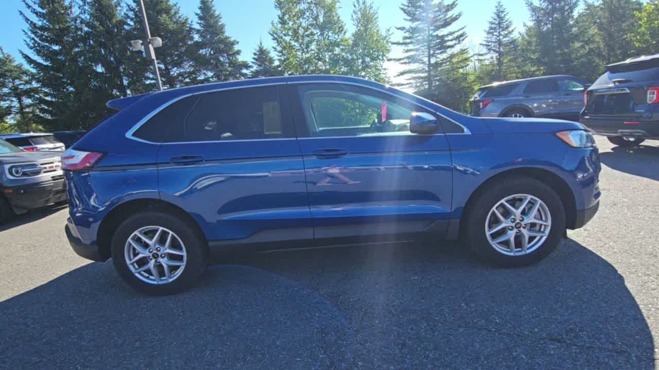 Used 2024 Atlas Blue Metallic Ford SEL image 9