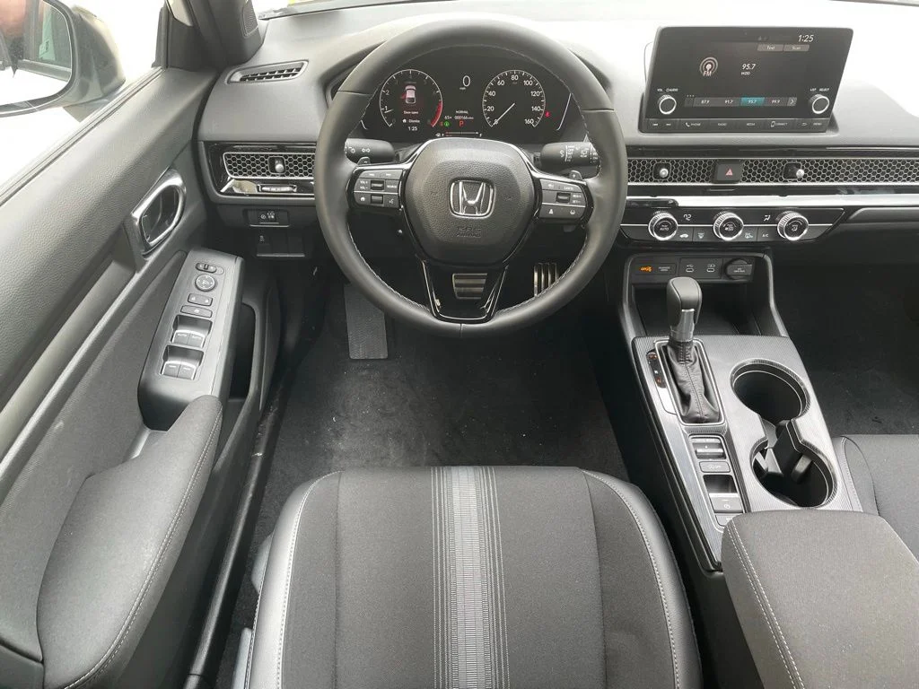 2026 Honda Civic Hatchback Sport - Photo 13