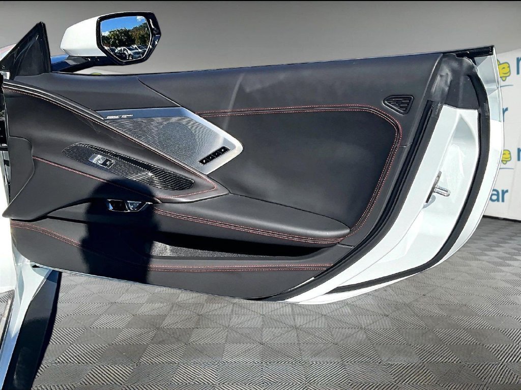 Used 2022 White Chevrolet Stingray image 12