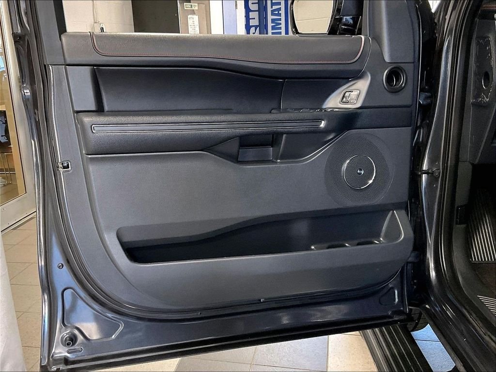 Used 2023 Gray Ford Limited image 9