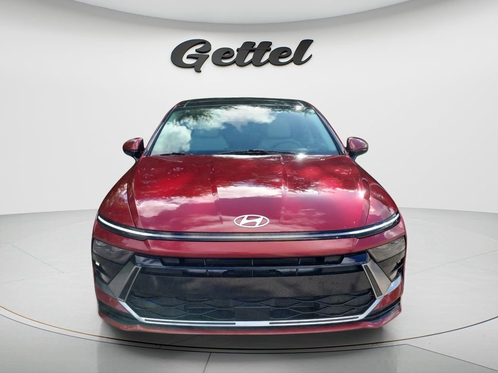 Used 2024 Red Hyundai SEL image 2