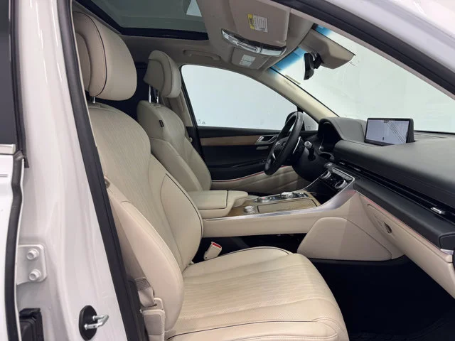 Used 2023 Uyuni White Genesis 2.5T image 18