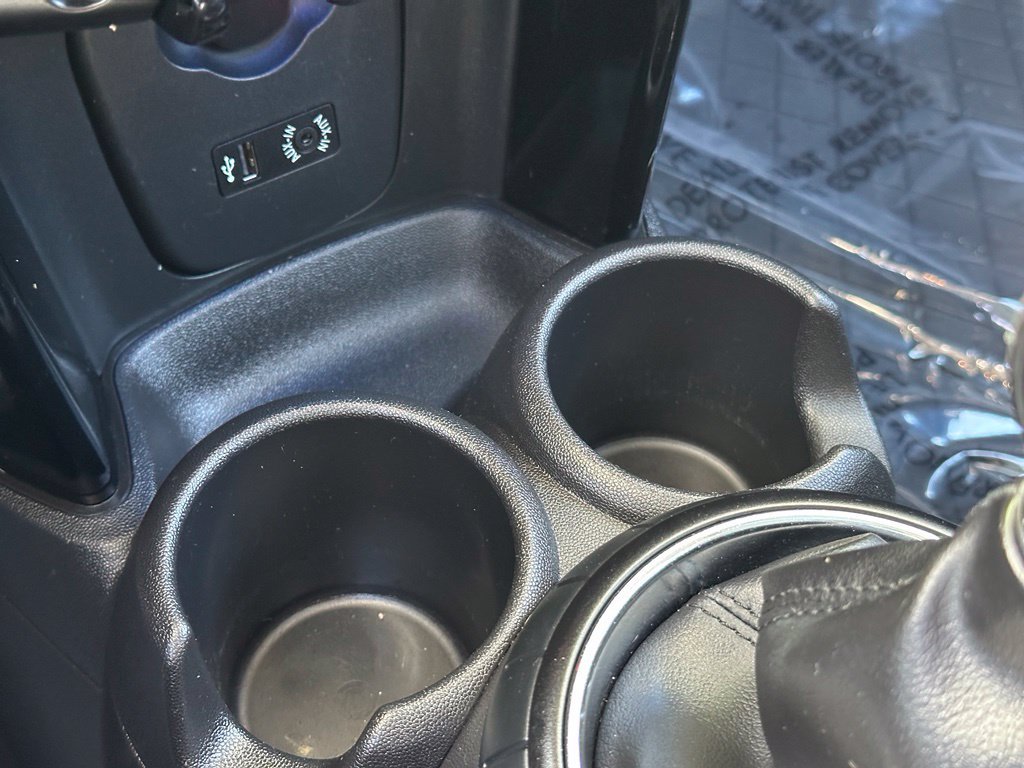 Used 2016 Blue MINI Base image 6