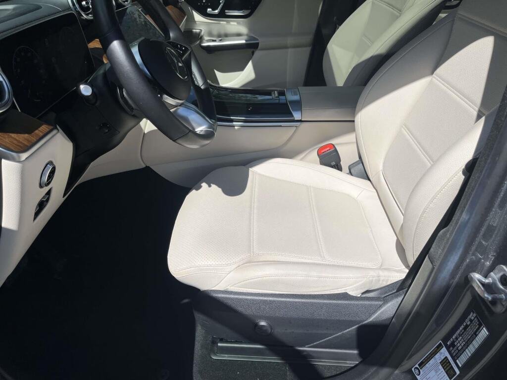 Used 2023 Selenite Grey Metallic Mercedes-Benz GLC 300 image 15