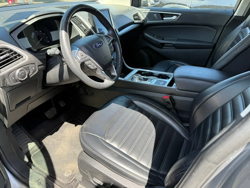 Used 2024 Silver Ford SEL image 3