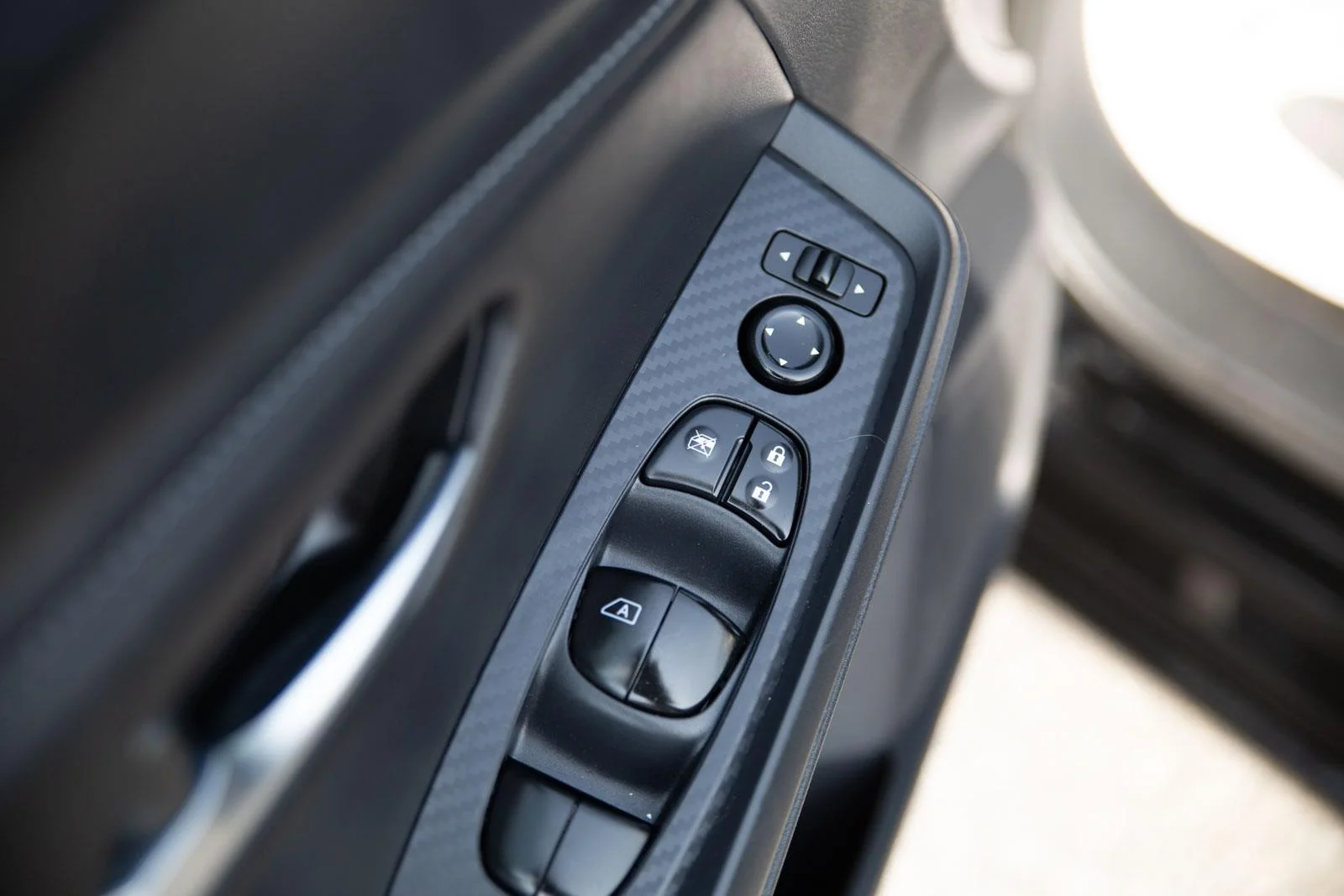 2025 Nissan Sentra SV - Photo 18