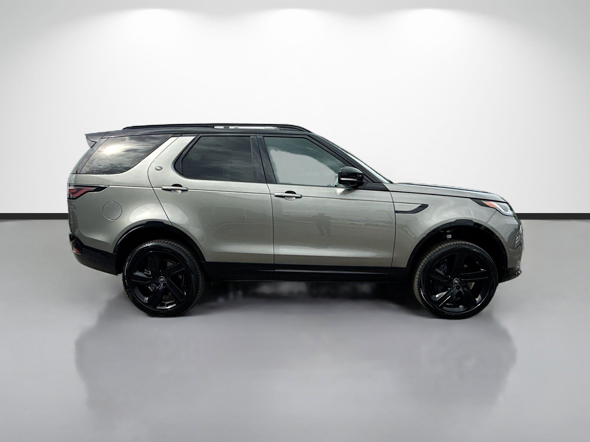 Certified Used 2025 Silver Land Rover Dynamic SE image 6