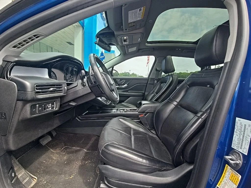 Used 2021 Artisan Blue Lincoln Standard image 6