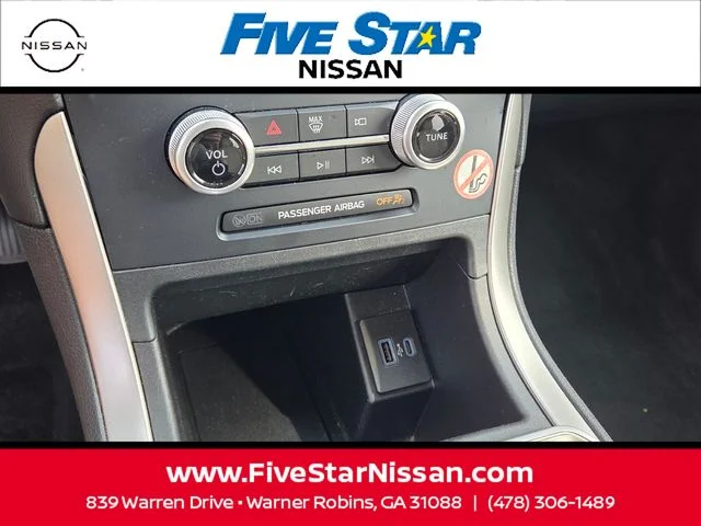 Used 2023 Silver Ford SEL image 22