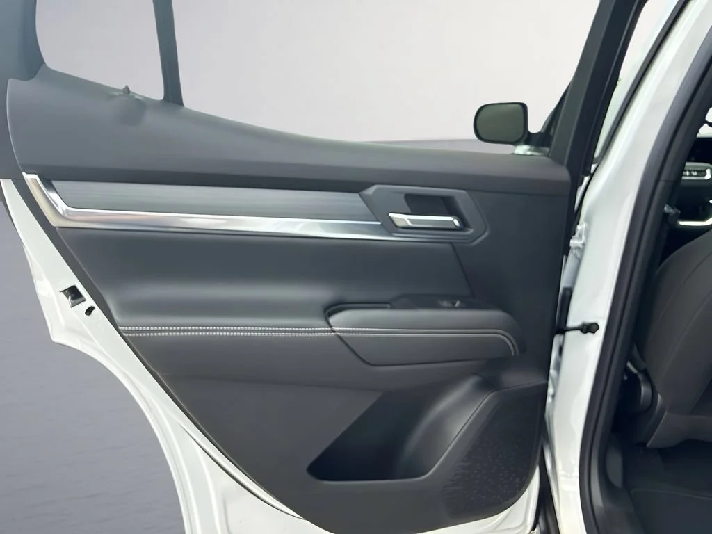 New 2027 Summit White GMC Elevation image 29