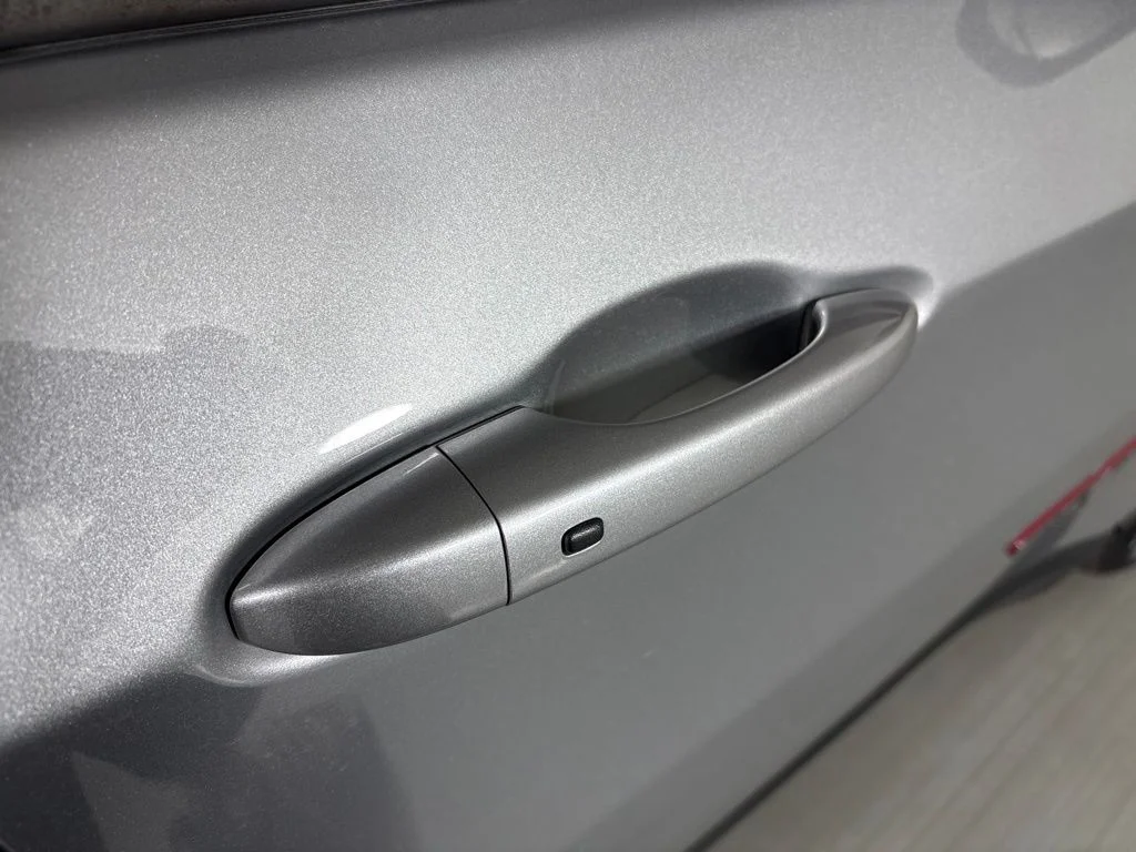 Used 2022 Silver Jeep Trailhawk image 12