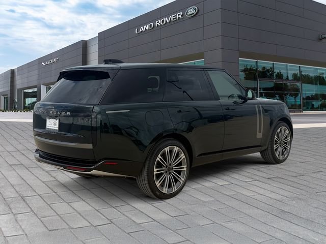New 2026 British Racing Green Land Rover SE image 5