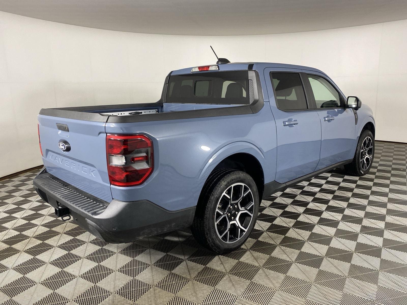 Used 2025 Azure Gray Metallic Tri-Coat Ford LARIAT image 7