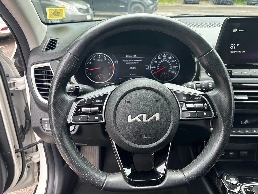 Used 2022 White Kia SX image 16