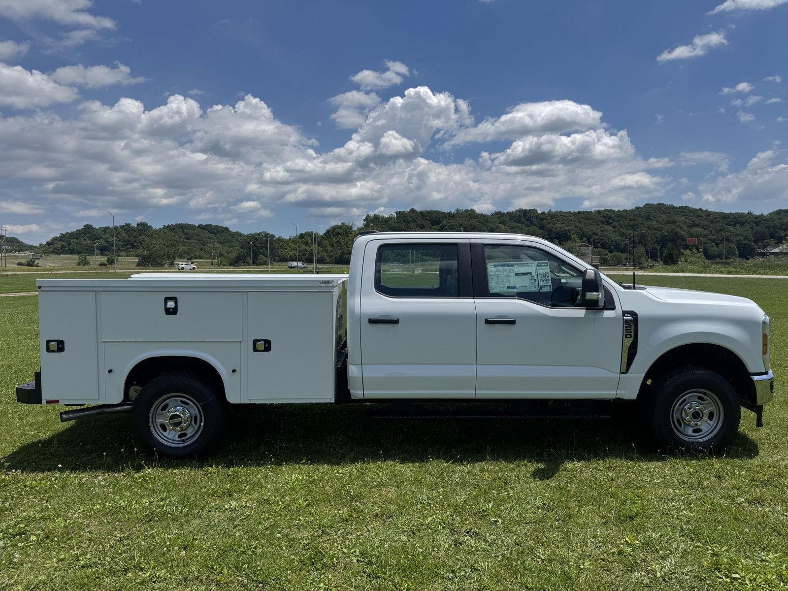 New 2026 Oxford White Ford XL image 6