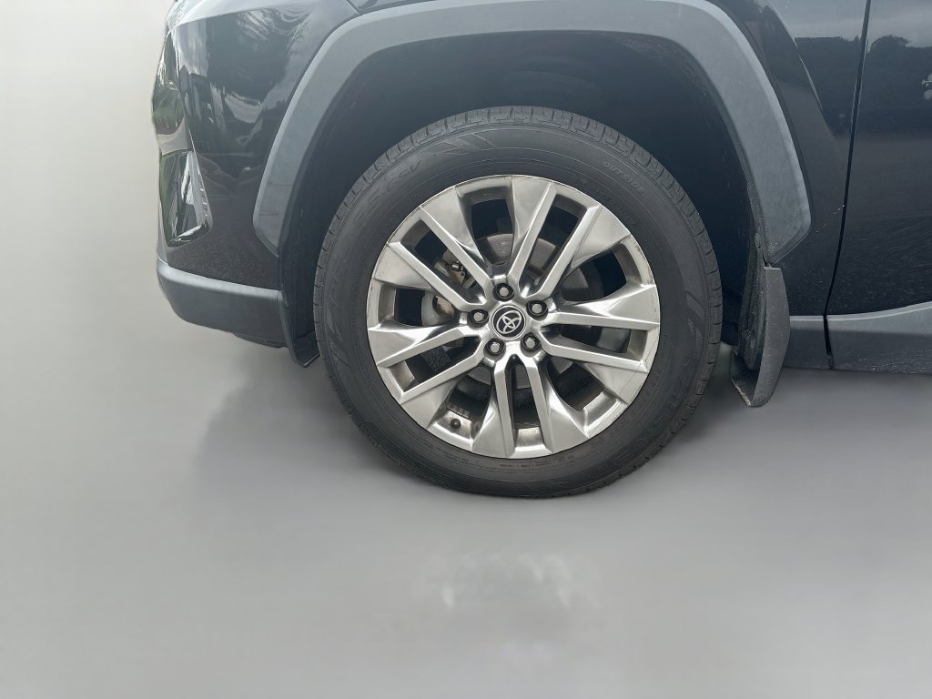 Used 2021 Black Toyota XLE Premium image 10