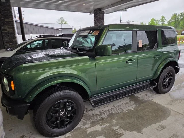 2025 Ford Bronco Outer Banks 4x4's photo